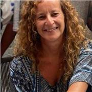 Licenciada en Filología y Profesora con experiencia en la Uned